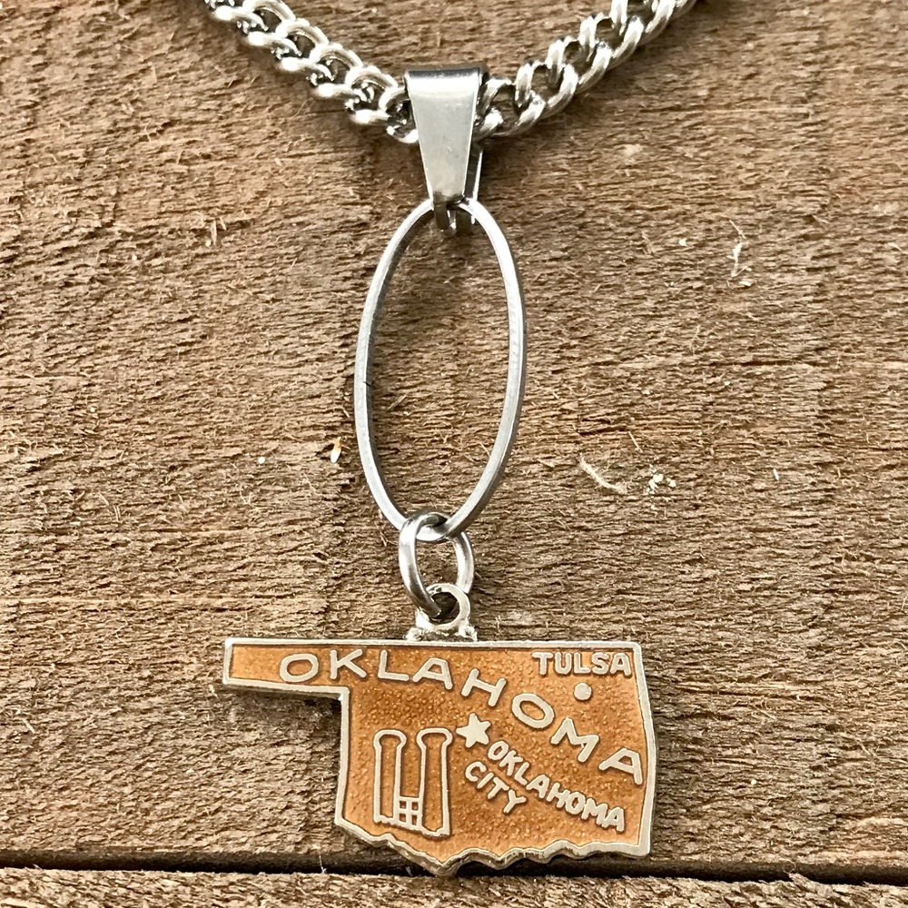 🆕 Oklahoma Oval Drop Pendant Necklace Vintage Enamel/Stainless Steel - Picture 2 of 5